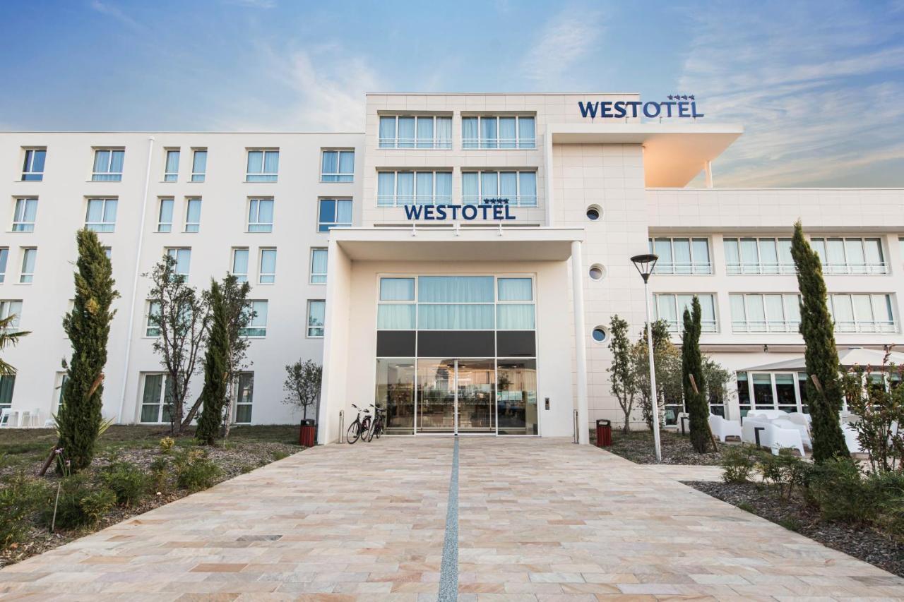 Westotel Tours Val De Loire La Ville-aux-Dames Exterior foto